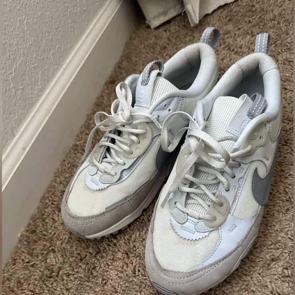 Nike Womens Air Max 90 Futura - Picture 3 of 4